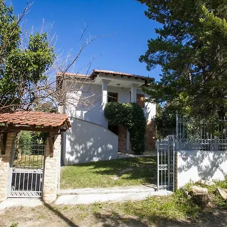 Privately Gated Garden Sea View Дом отдыха *