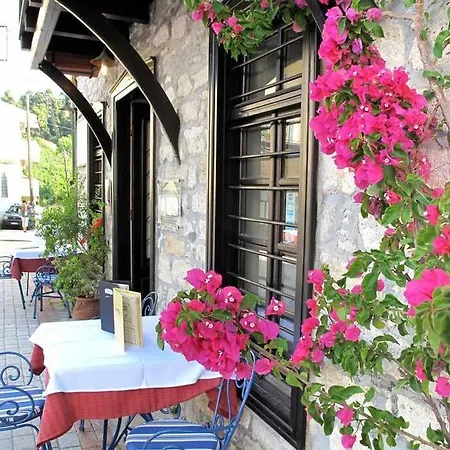 Privately Gated Garden Sea View 克里皮吉