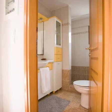 Privately Gated Garden Sea View 度假居