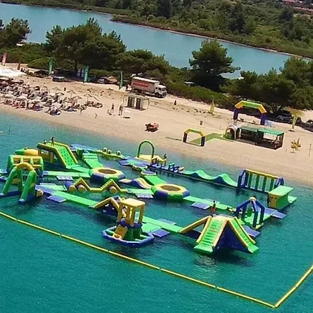 度假居 Privately Gated Garden Sea View *