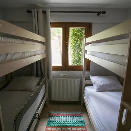 Privately Gated Garden Sea View 度假居