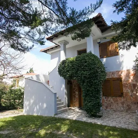 Privately Gated Garden Sea View 度假居 克里皮吉